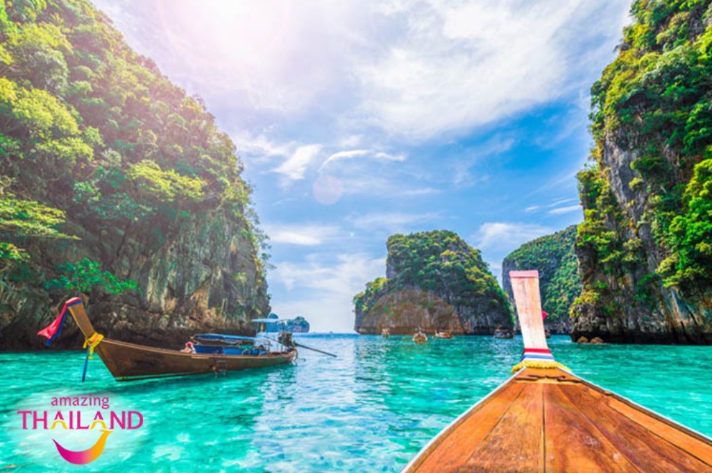 Amazing Thailand - boats in water