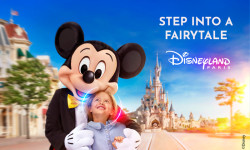17851 TH DisneyLand Paris Mailer 01