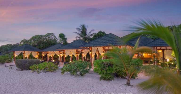 4* Adaaran Select Meedhupparu - Maldives Package (7 Nights)