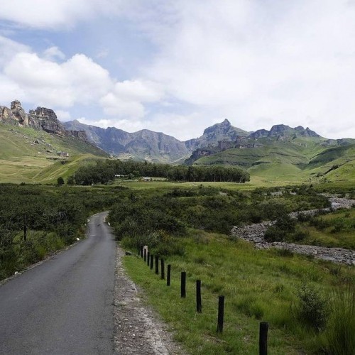 3* Gooderson Drakensberg Gardens Golf & Spa Resort - (2 Nights)