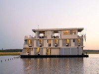 Boat Exterior Dawn 3 1920x600
