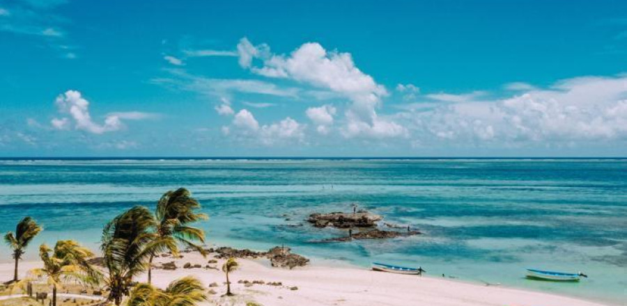 3* Astroea Beach Mauritius (2 Nights) & 3* Plus C Rodrigues Mourouk Hotel (5 Nights) - Package