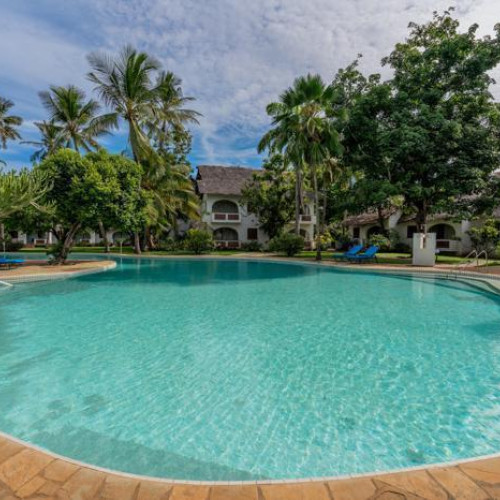 Diamonds Leisure Beach & Golf Resort - Diani Beach Package (6 Nights)