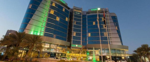 4* Holiday Inn Abu Dhabi - Abu Dhabi Package (5 Nights)