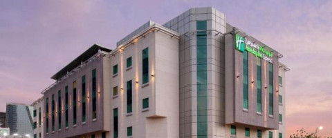 3* Holiday Inn Express Dubai - Safa Park - Dubai Package (5 Nights)