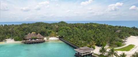 Island Dreams & Racing Machines: Maldives and Abu Dhabi (8 Night Package)