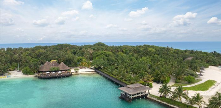 Island Dreams & Racing Machines: Maldives and Abu Dhabi (8 Night Package)