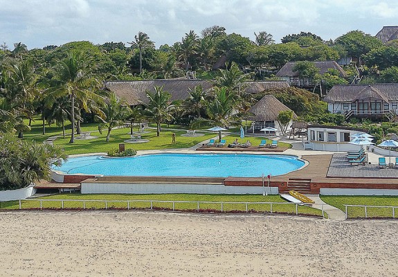 4* Vilanculos Beach Lodge - Mozambique Package (4 nights)