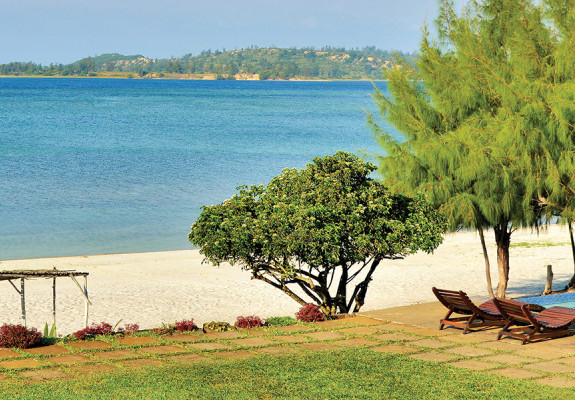 3* Bilene Club Lodge - Mozambique Self -Catering Package (3 Nights)