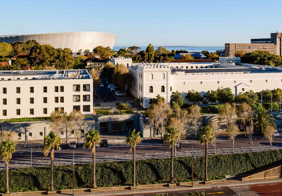 3* Protea Hotel by Marriott Cape Town Waterfront Breakwater Lodge - Package (2 Nights)