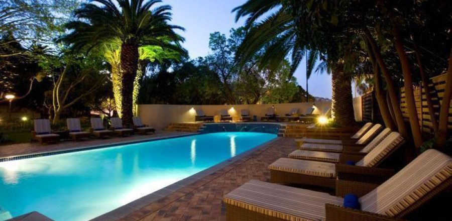 3* SunSquare Cape Town Gardens - Cape Town TH LITE Package (2 Nights)