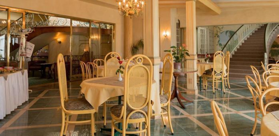 3* Hansa Hotel Swakopmund - Namibia Package (4 Nights)