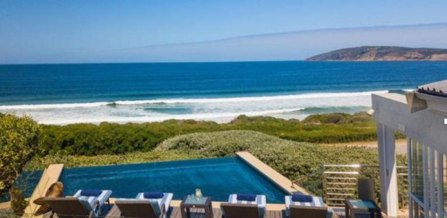 4* Periwinkle Guest Lodge - Plettenberg Bay Package (2 Nights)