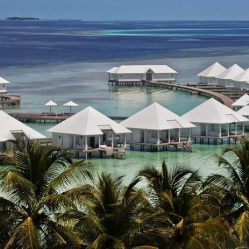 5* Diamonds Athuruga - Maldives Package (7 nights)