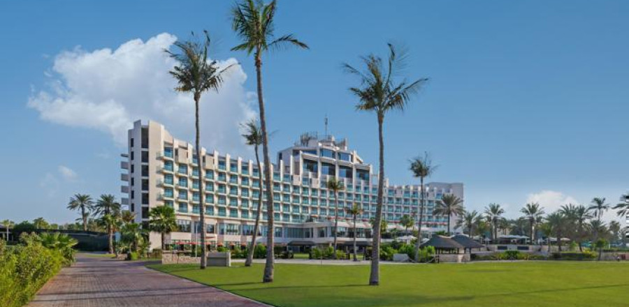 5* JA Beach Hotel - Dubai Package (5 Nights)