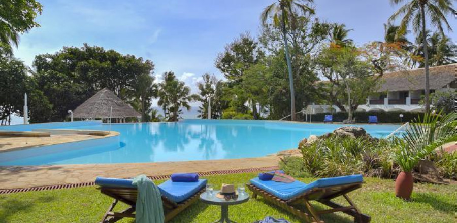 Diamonds Leisure Beach & Golf Resort - Diani Beach Package (6 Nights)