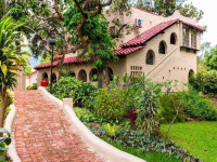 c7e65d3c 8c5d 41c2 833c dbd1442363c1