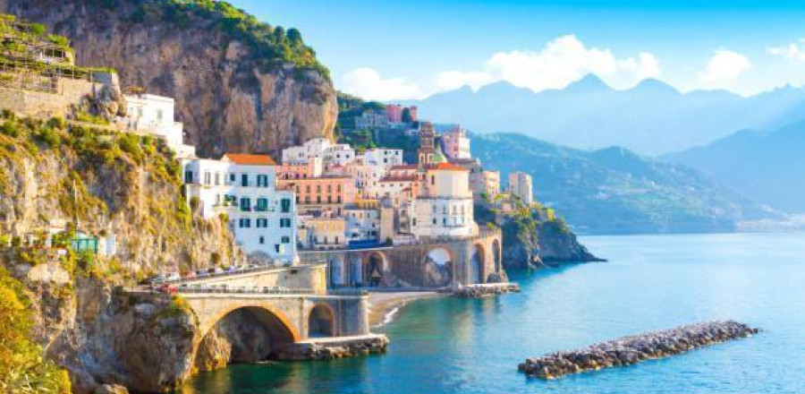 Southern Splendid Italy Tour: 4 Nights of History, Coast & Charm