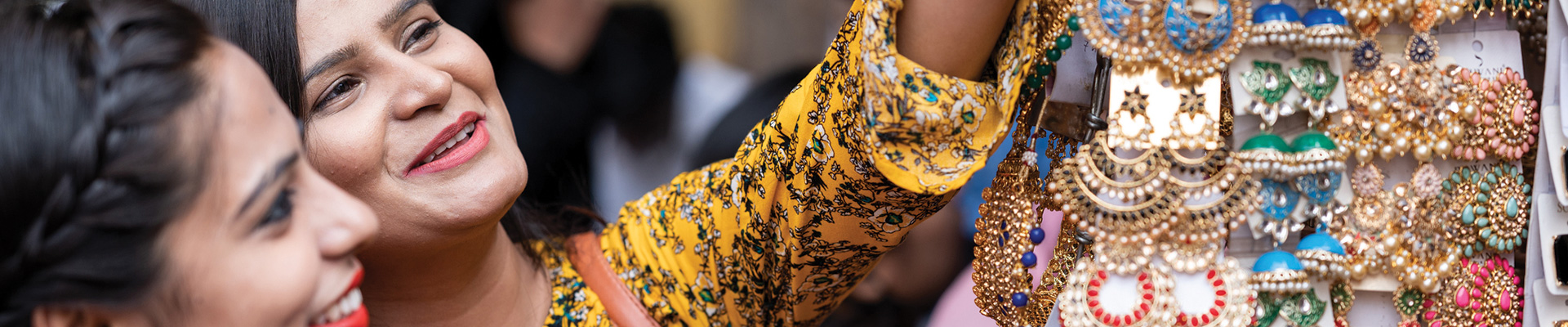 Glamour and Bargains: Dubai & Mumbai Shopping Tour (7 Nights)