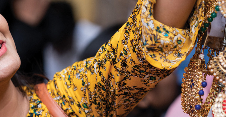 Glamour and Bargains: Dubai & Mumbai Shopping Tour (7 Nights)