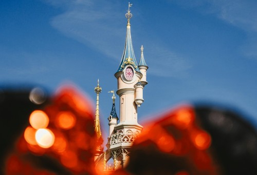 TH 2K banners Disneyland Paris2