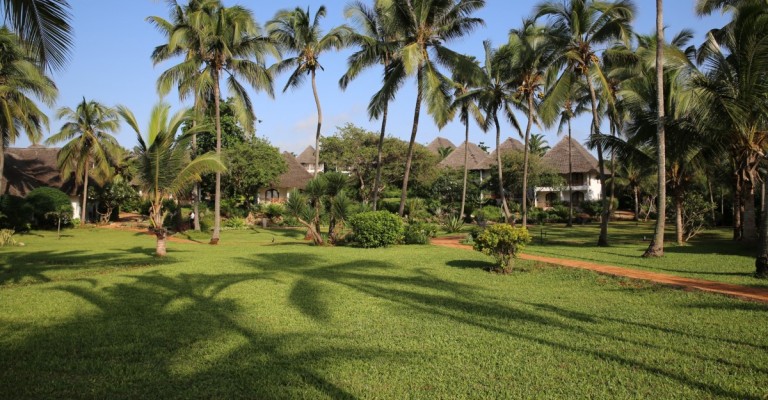 5* Bluebay Beach Resort & Spa - Zanzibar Package (7 Nights)
