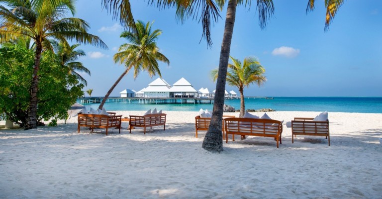 5* Diamonds Thudufushi - Maldives Package (7 nights)